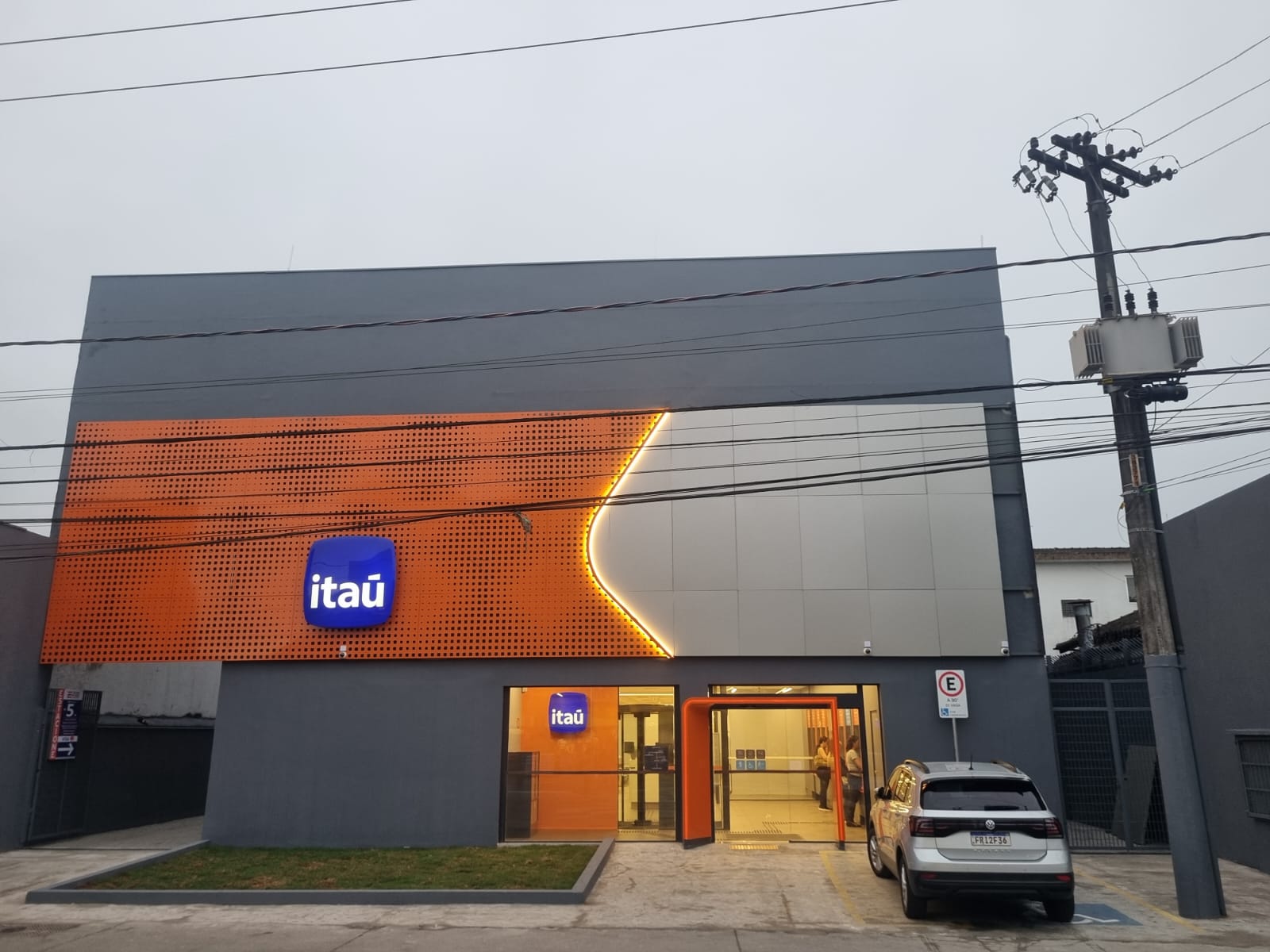 Fachada Agencia Itaú